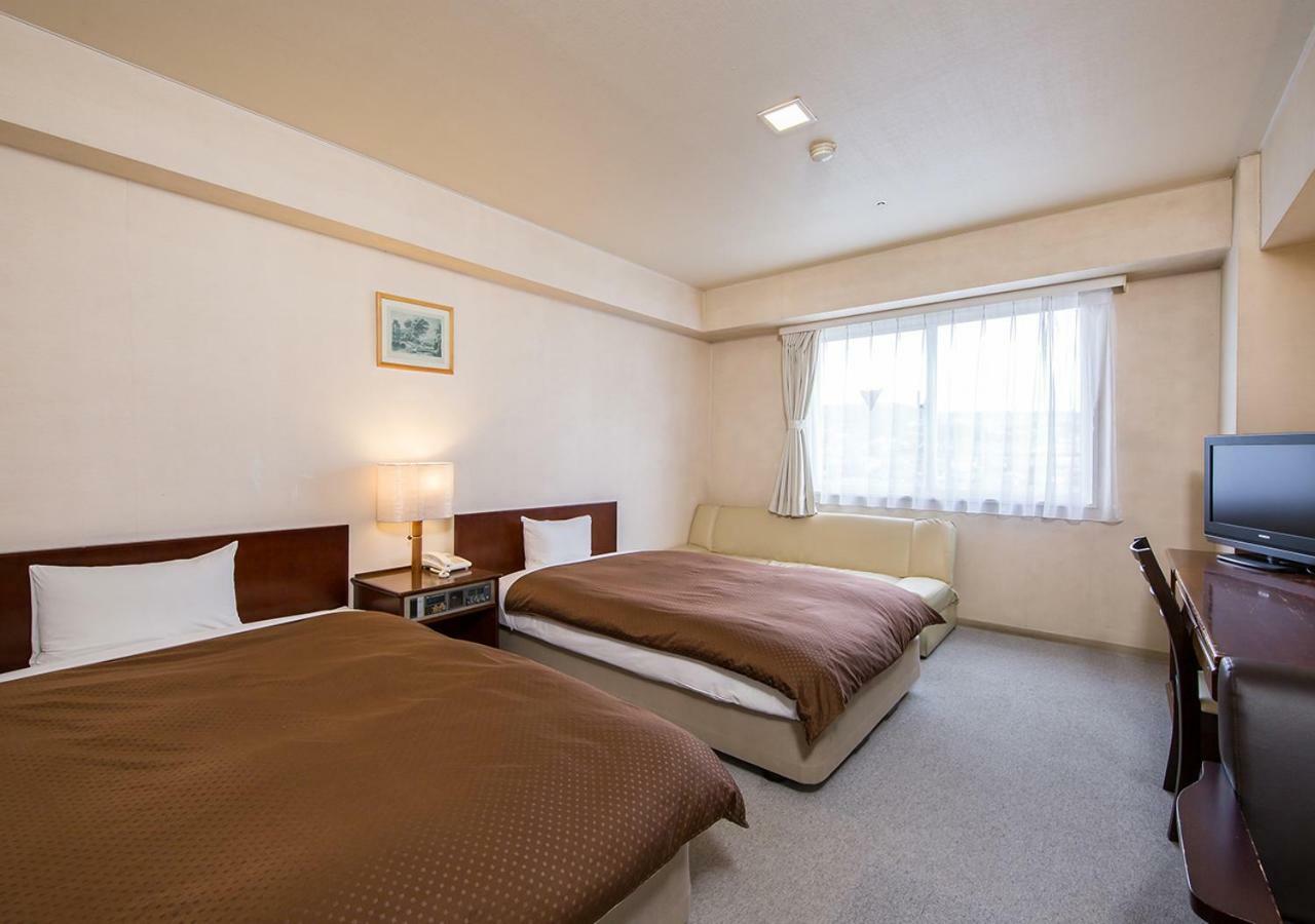 Komoro Grand Castle Hotel Экстерьер фото